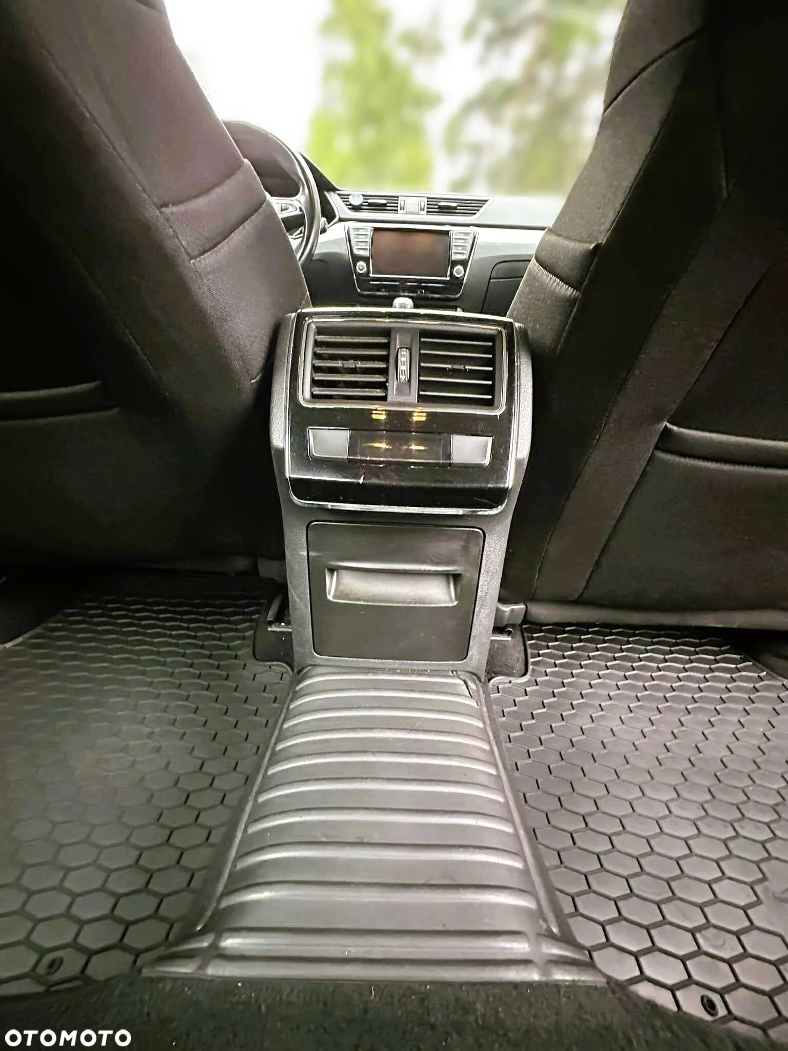 Skoda Superb 2.0 TDI Active DSG - 8