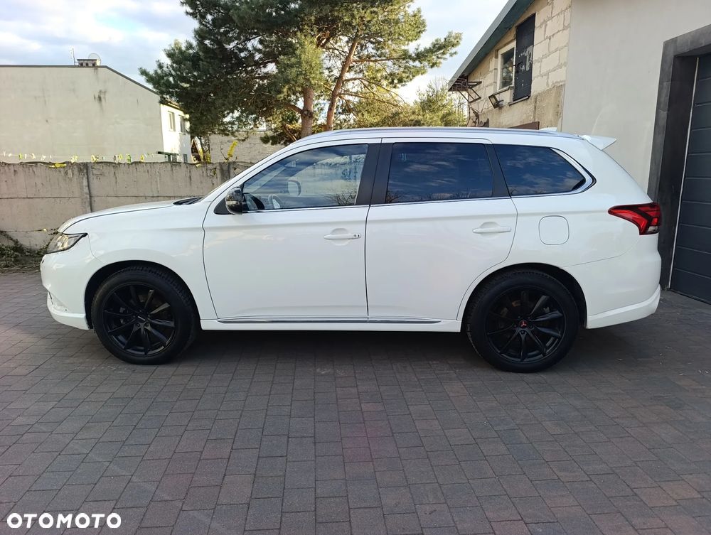 Mitsubishi Outlander 2.4 4WD Diamant+ - 4