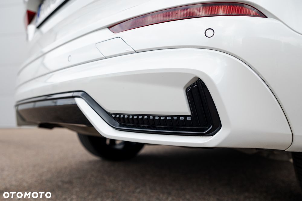 Volvo XC 60 B5 B AWD Plus Dark - 16