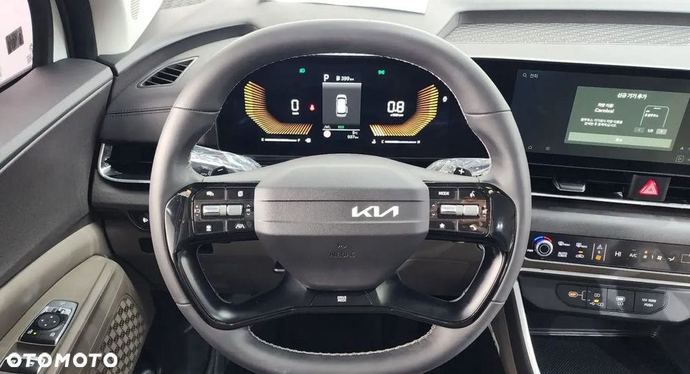Kia Carnival - 13