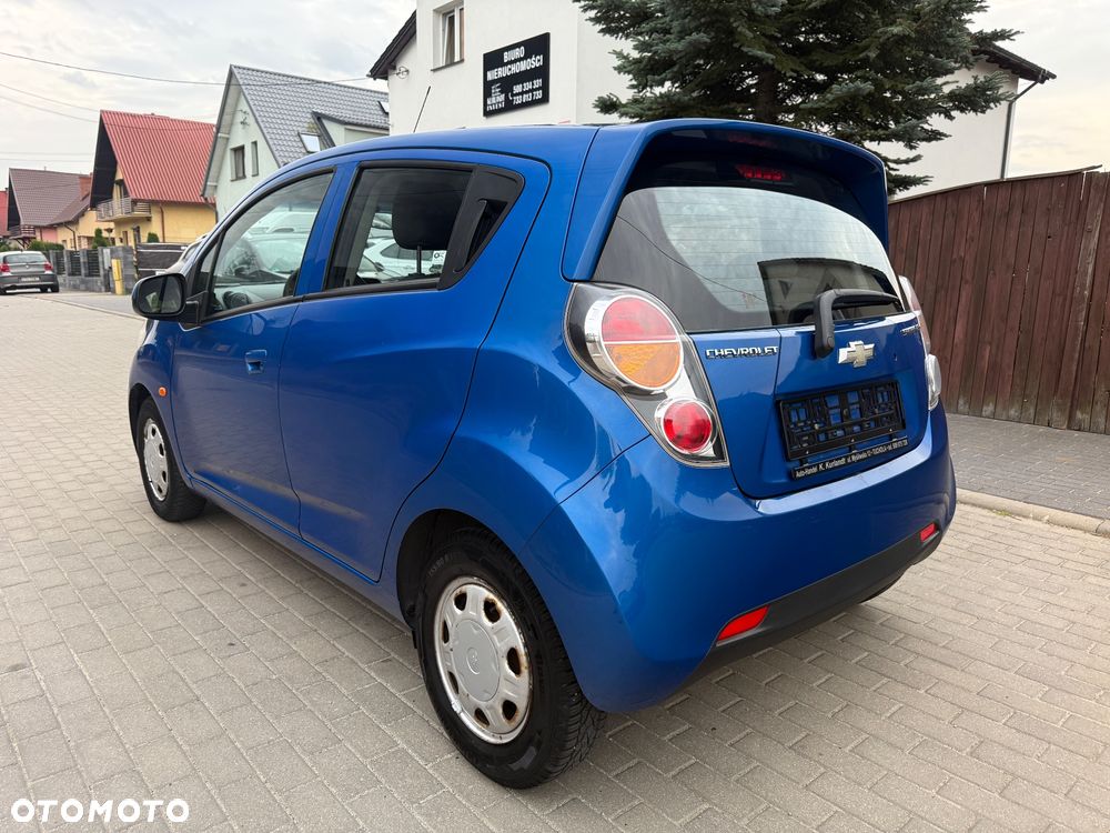 Chevrolet Spark 1.0 Base - 4