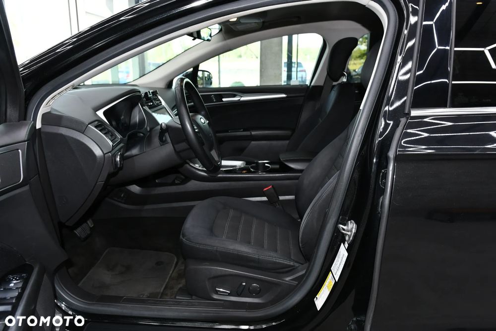 Ford Fusion - 15