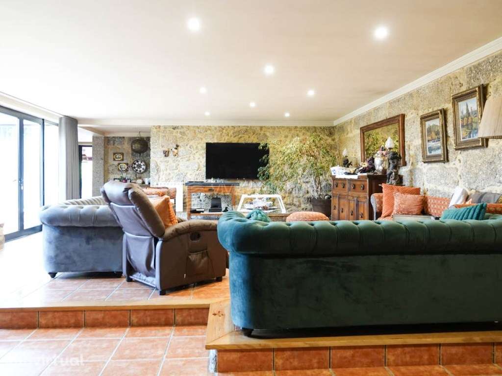 Majestuosa Moradia T4 com 450 m², piscina e terreno de 1.000 m² ent... - Grande imagem: 4/55