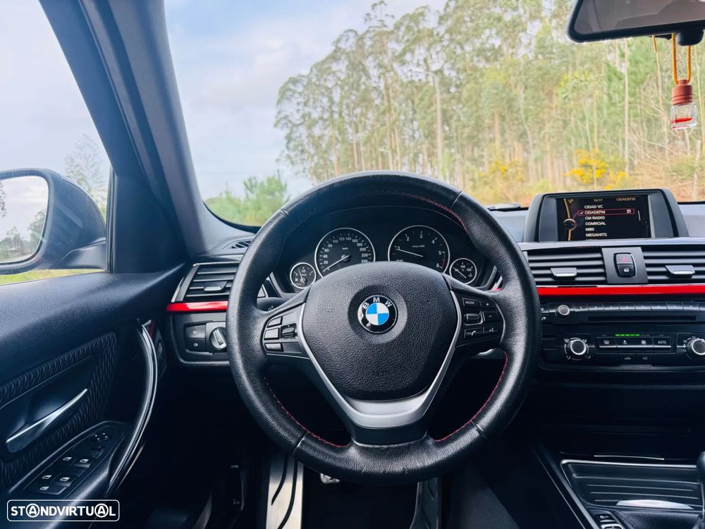 BMW 320 d Line Sport - 28