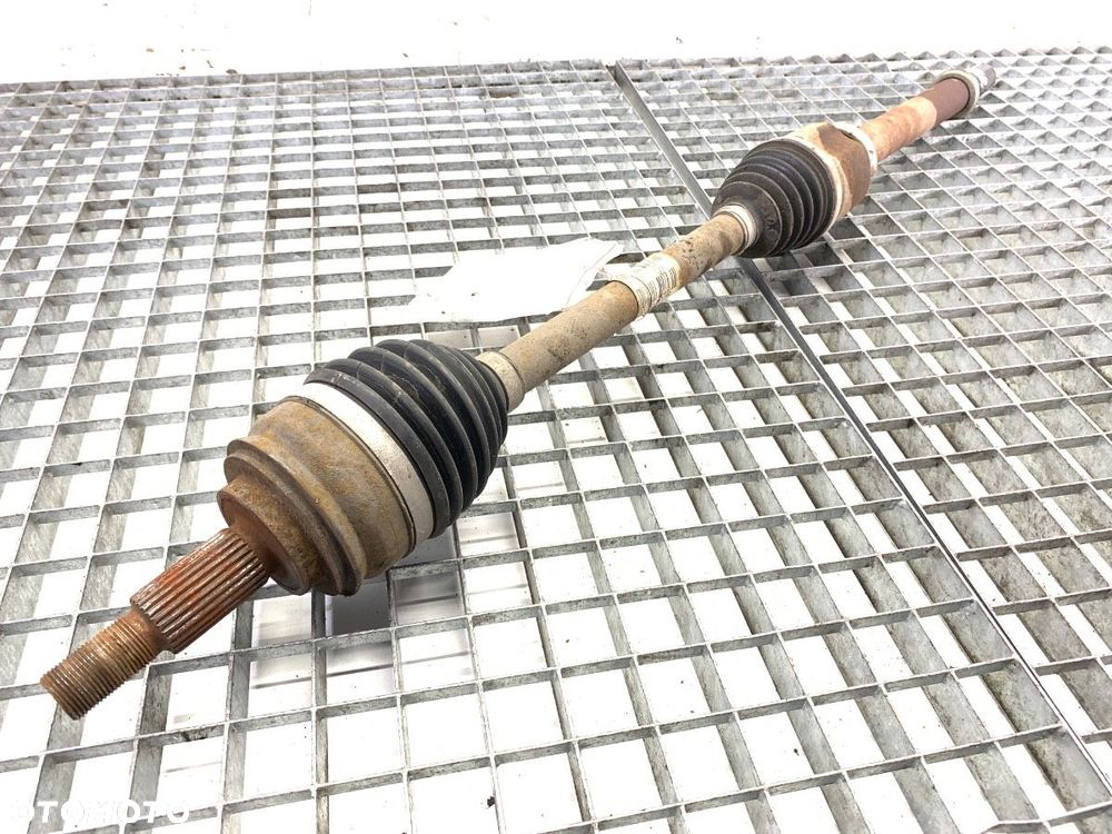 PÓŁOŚ PRAWY PRZÓD - 84.00 PLN - RENAULT SCÉNIC III (JZ0/1_) 2008 - 2022 1.6 dCi (JZ00, JZ12) 96 - 2