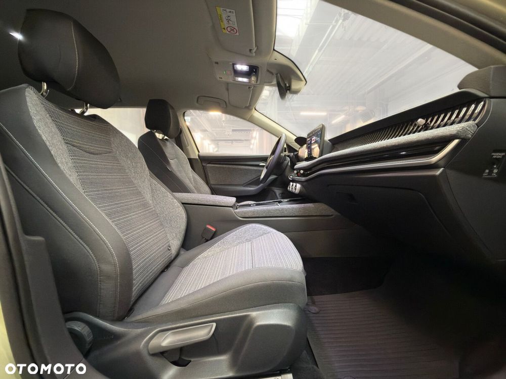 Skoda Superb 2.0 TDI SCR Selection DSG - 24