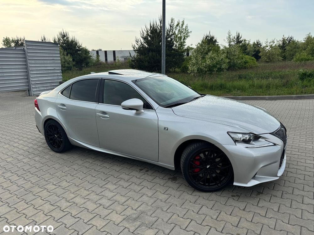 Lexus Inny - 4