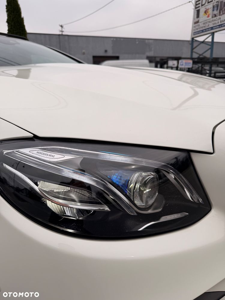 Mercedes-Benz Klasa E 400 4-Matic 9G-TRONIC - 13
