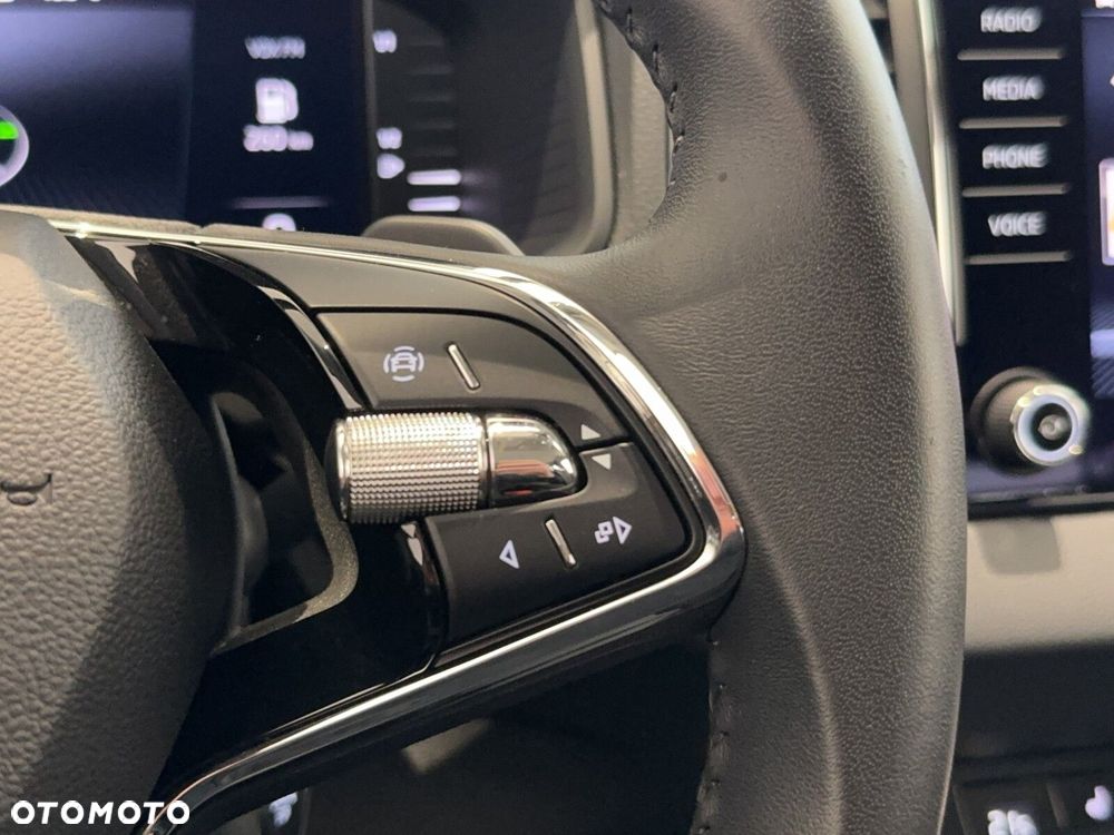 Skoda Karoq 1.5 TSI ACT Style DSG - 27