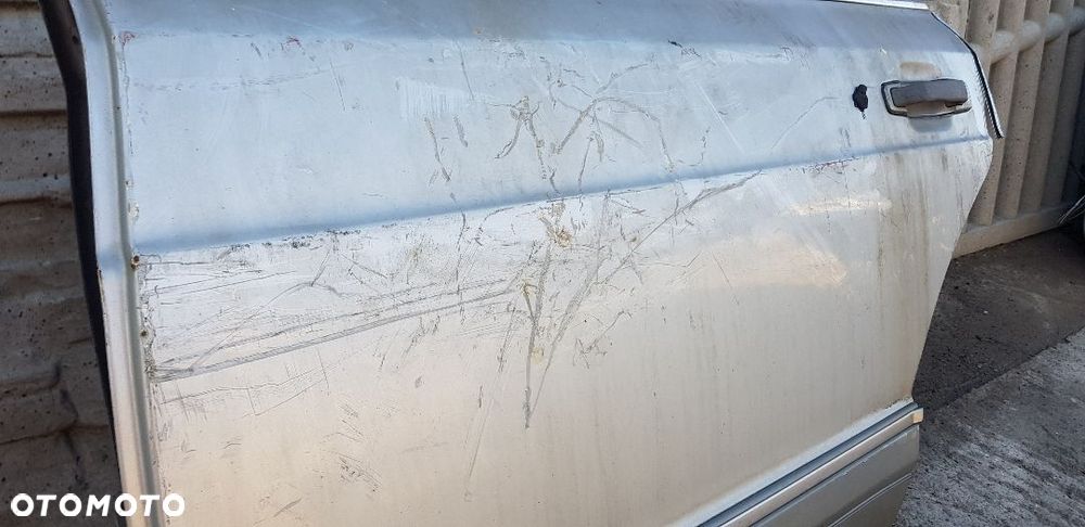 MERCEDES W126 DRZWI LEWY TYŁ - 2