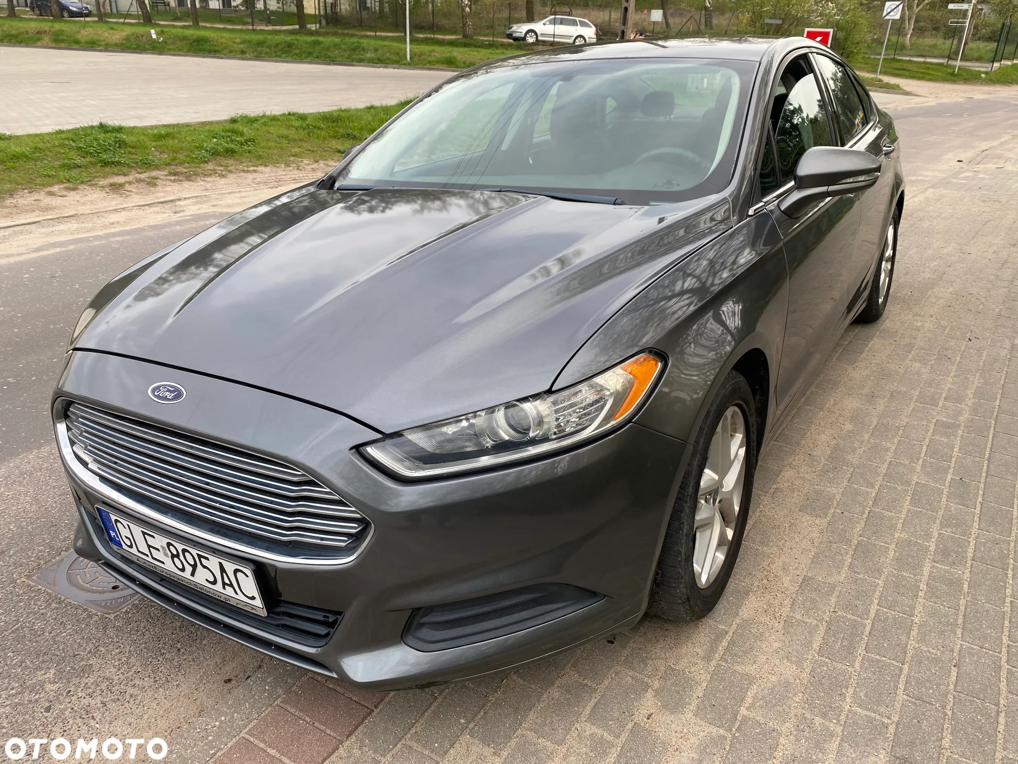 Ford Fusion - 2