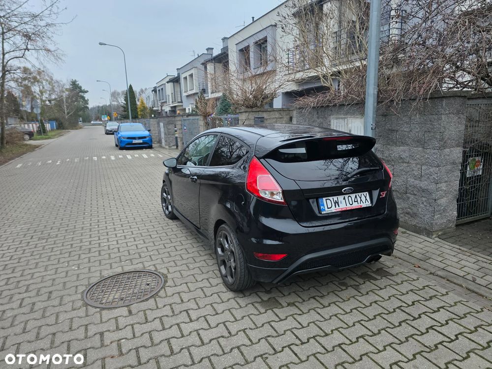 Ford Fiesta 1.6 EcoBoost ST - 5