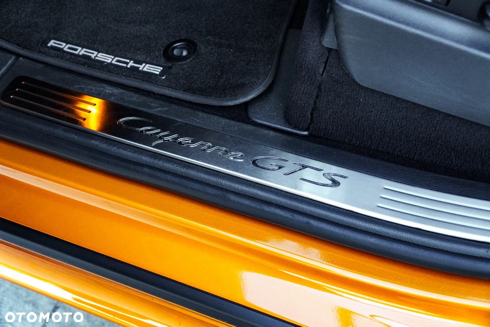 Porsche Cayenne - 26