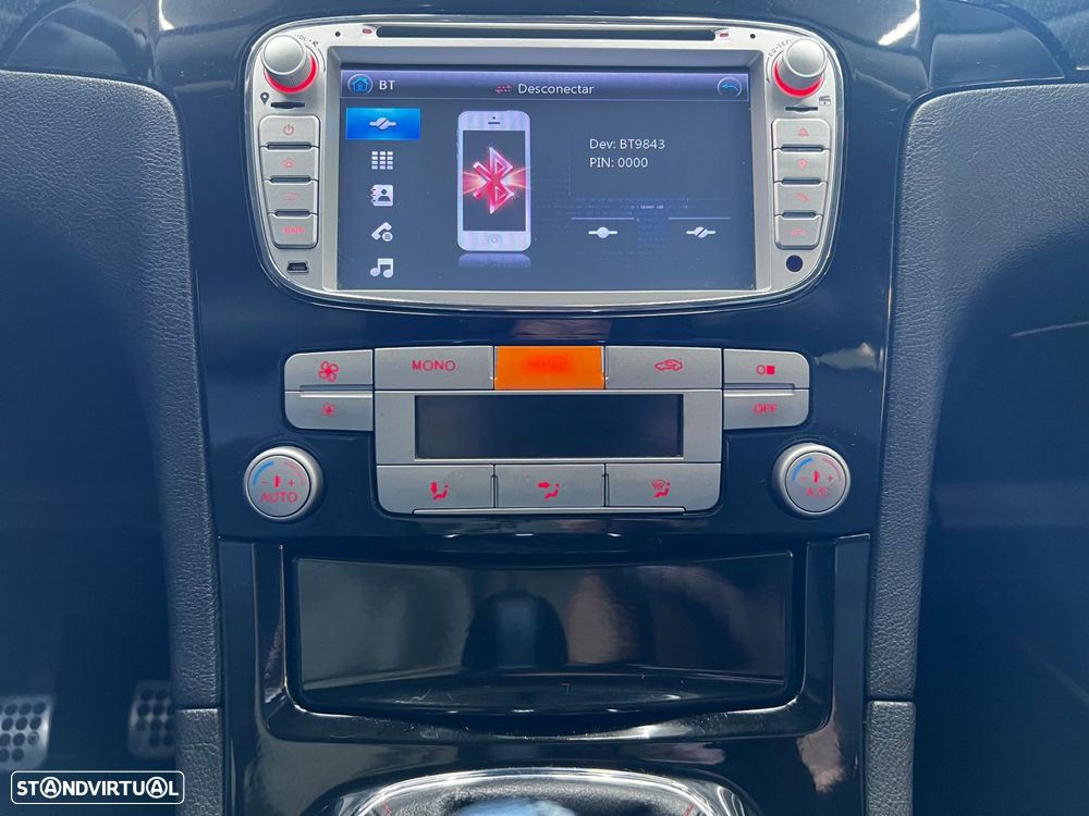 Ford S-Max 2.2 TDCi Titanium 7L - 34