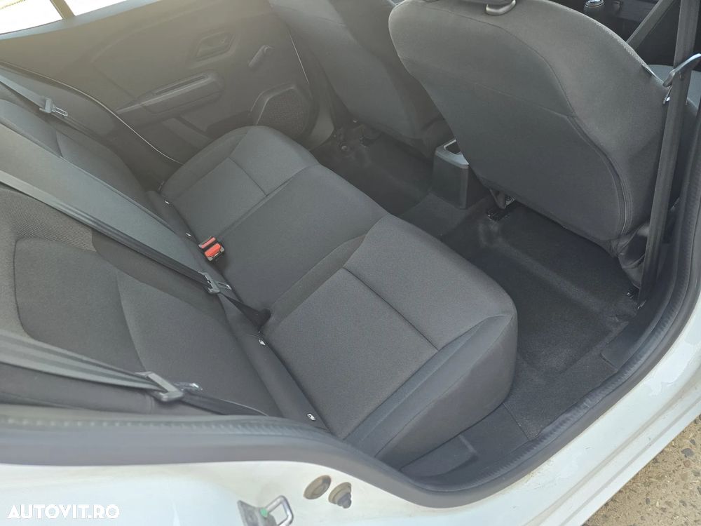 Dacia Logan TCe 90 Essential - 10
