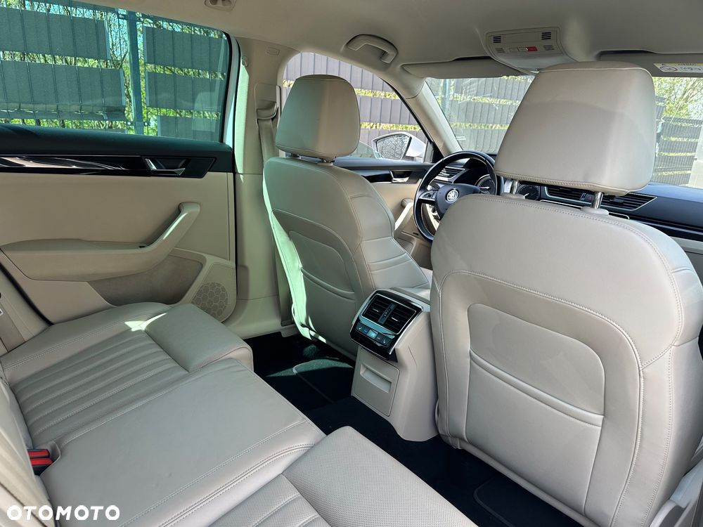 Skoda Superb 2.0 TDI 4x4 L&K DSG - 23