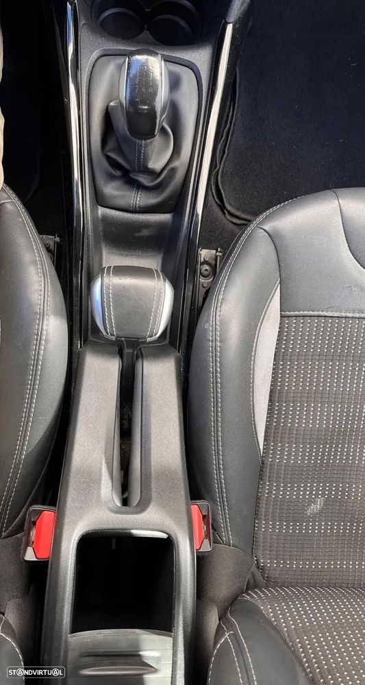 Peugeot 2008 1.2 PureTech Allure - 13