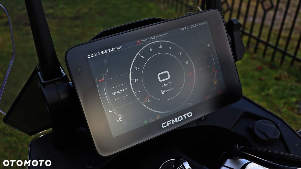 CFMoto 800MT Touring - 18