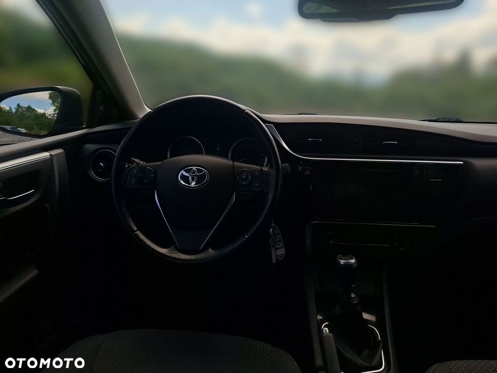 Toyota Corolla - 15
