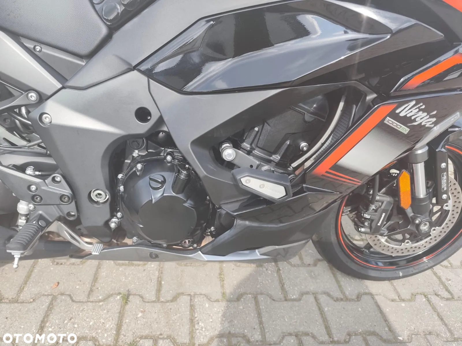 Kawasaki Ninja 1000 SX - 16