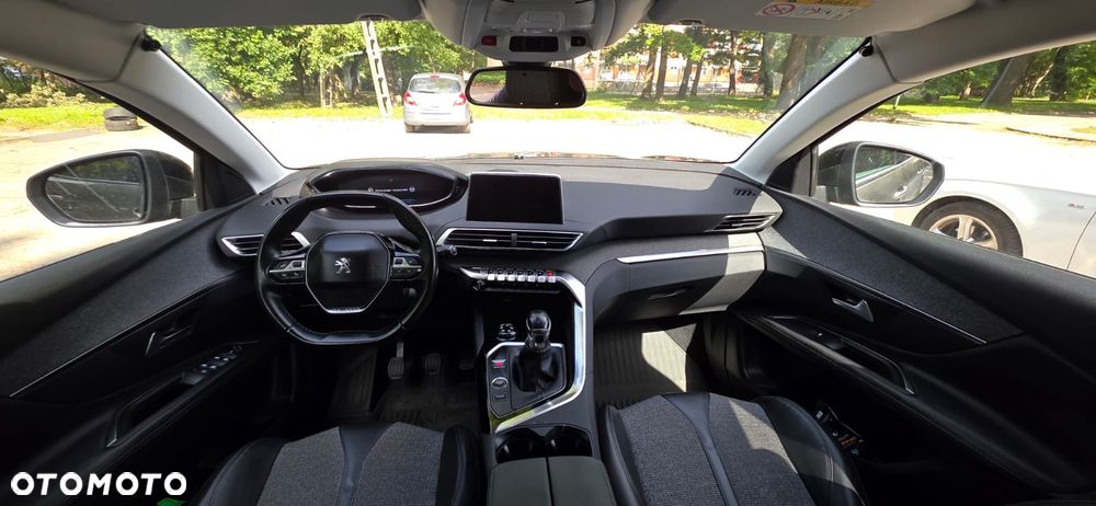 Peugeot 3008 1.2 PureTech Allure S&S - 8