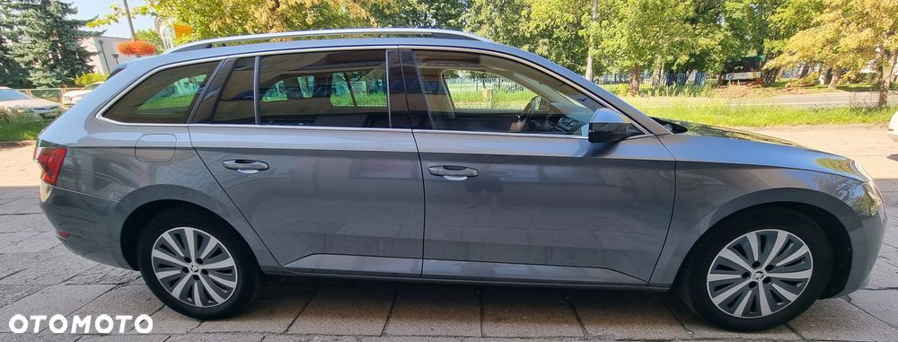 Skoda Superb 2.0 TDI SCR Style DSG - 6