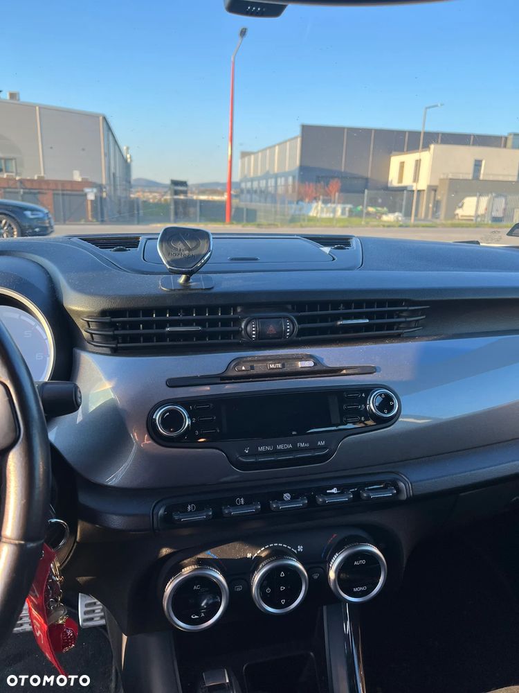 Alfa Romeo Giulietta 2.0 JTDM Distinctive - 5