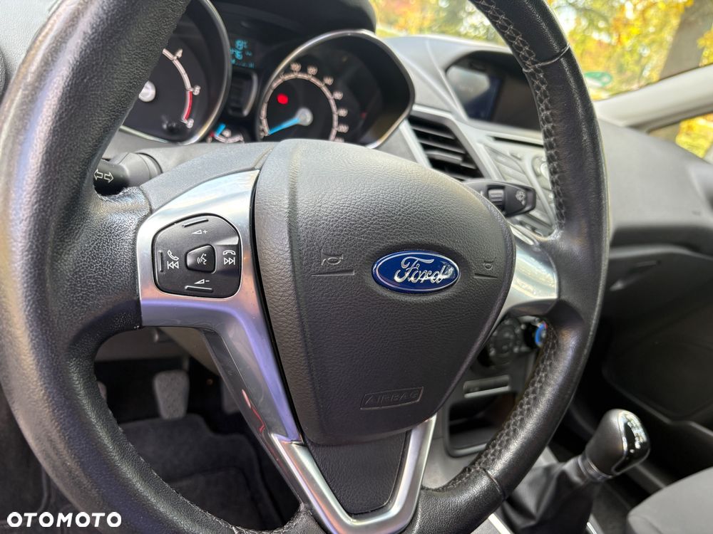 Ford Fiesta 1.5 TDCi SYNC Edition - 16