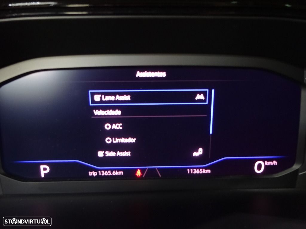 VW T-Roc 1.5 TSI Black Style DSG - 17