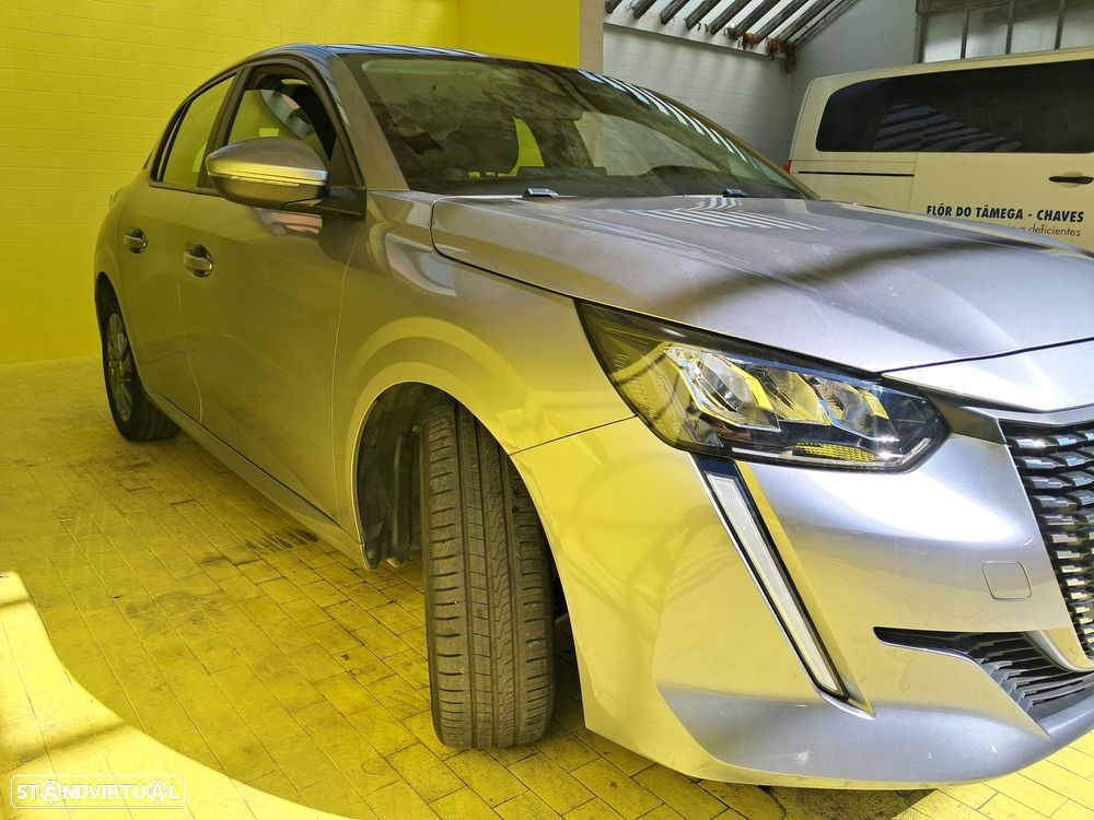 Peugeot 208 1.2 PureTech Allure EAT8 - 18