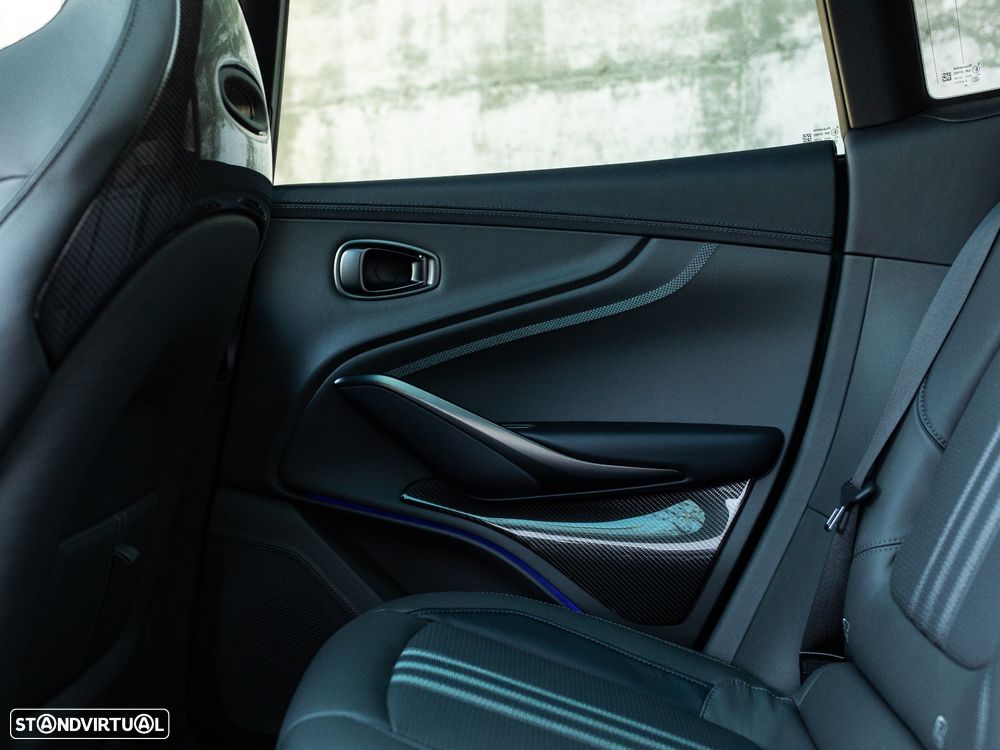 Aston Martin DBX 707 - 46