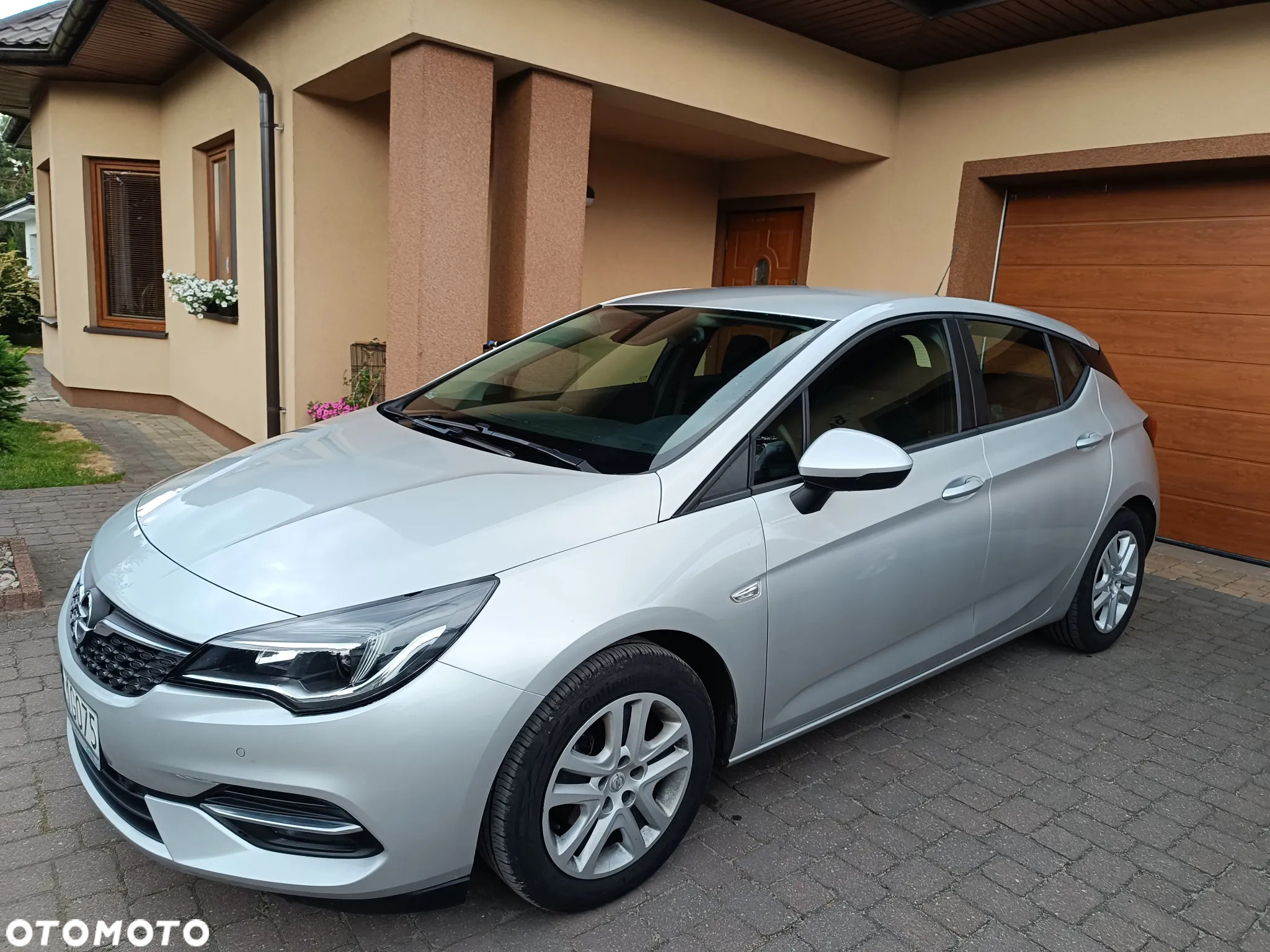 Opel Astra V 1.2 T Elegance S&S - 2