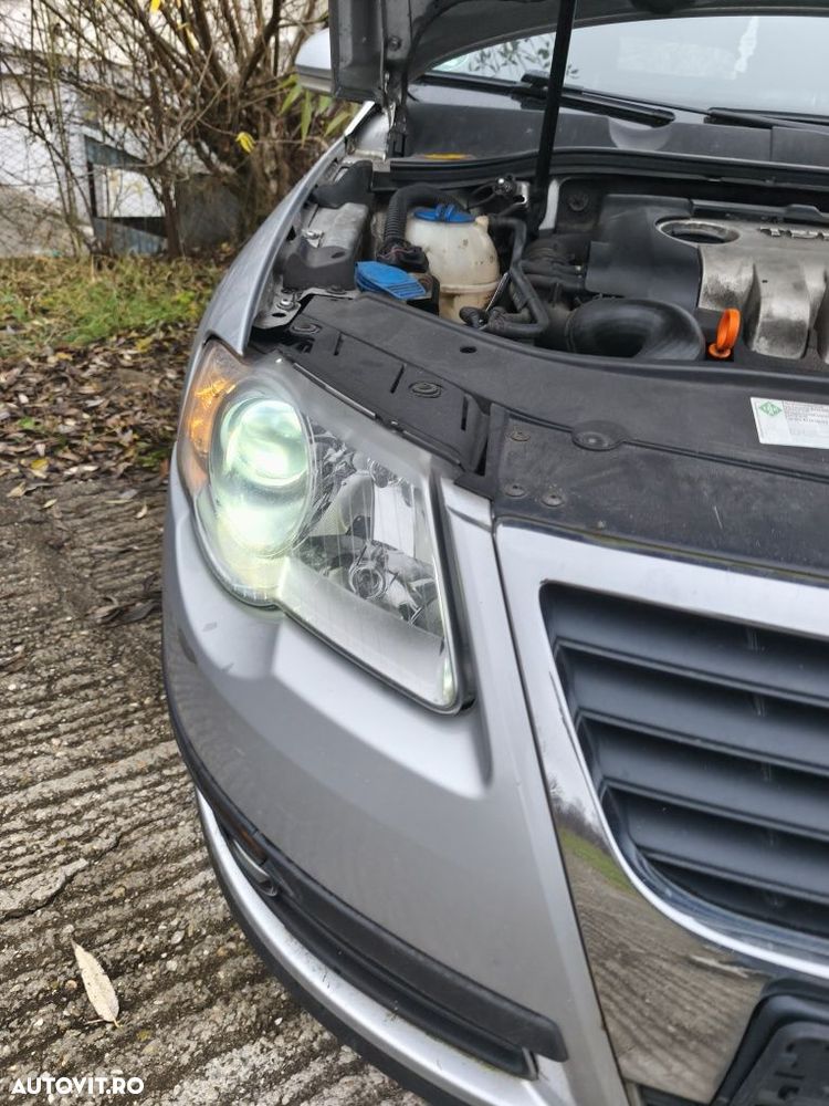 Bară față cu grilă centrală cromată Volkswagen Passat B6 gri LA7W - 6