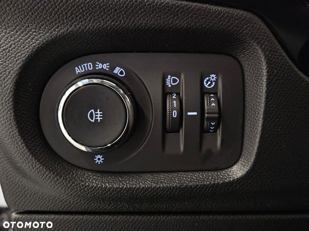 Opel Corsa 1.2 Edition S&S - 18