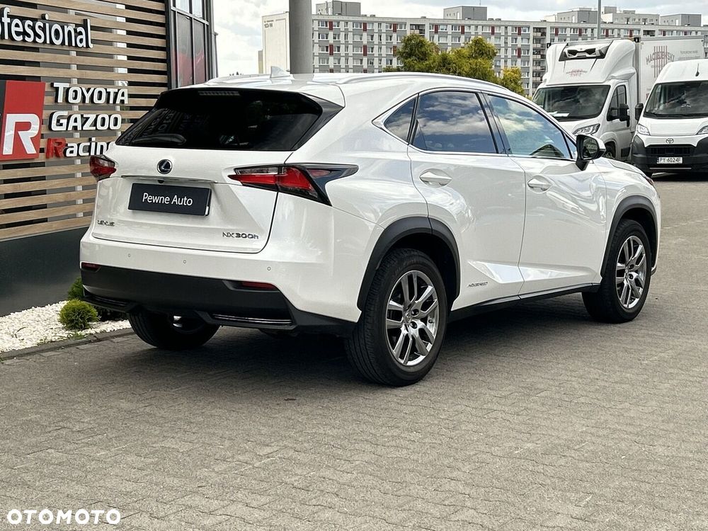 Lexus NX 300h Comfort AWD - 5