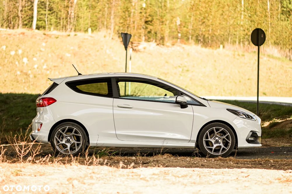 Ford Fiesta - 9