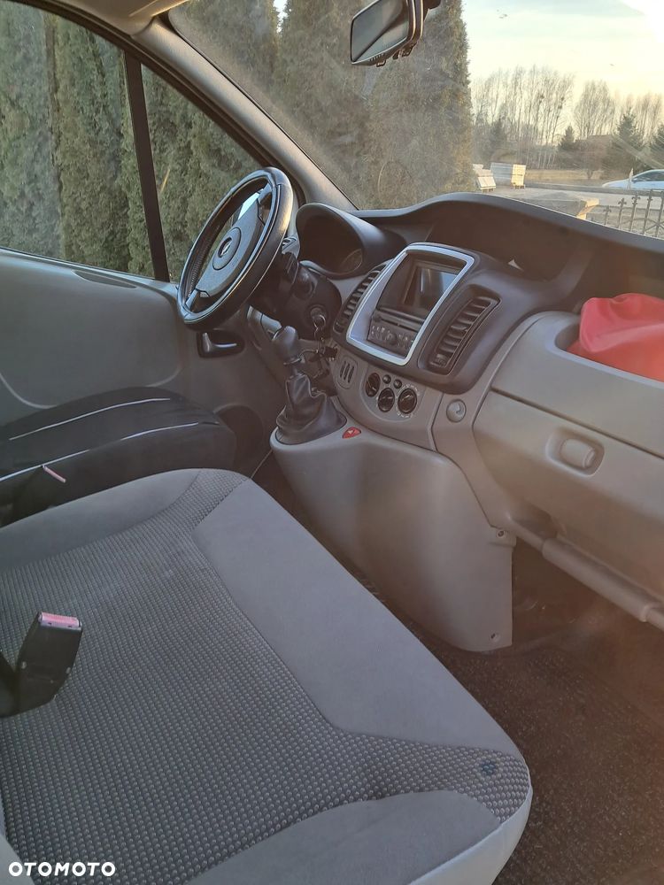 Opel Vivaro - 10