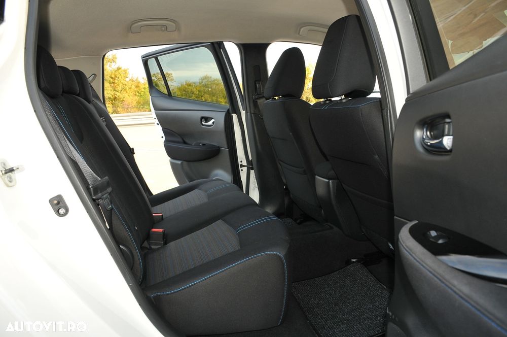 Nissan LEAF 40 kWh N-Connecta - 9