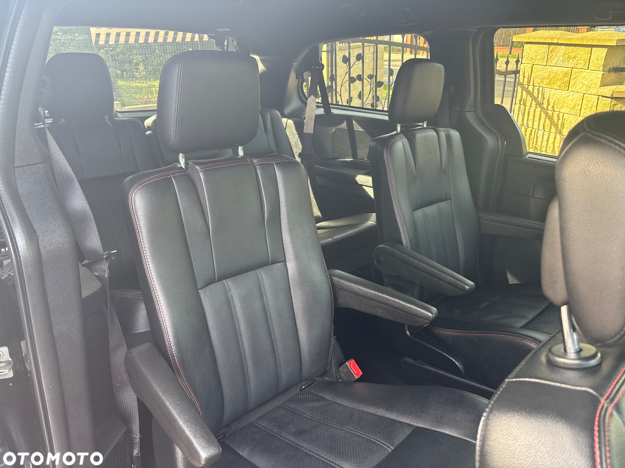 Dodge Grand Caravan - 16