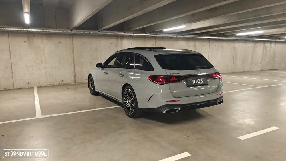 Mercedes-Benz E 300 Standard - 31