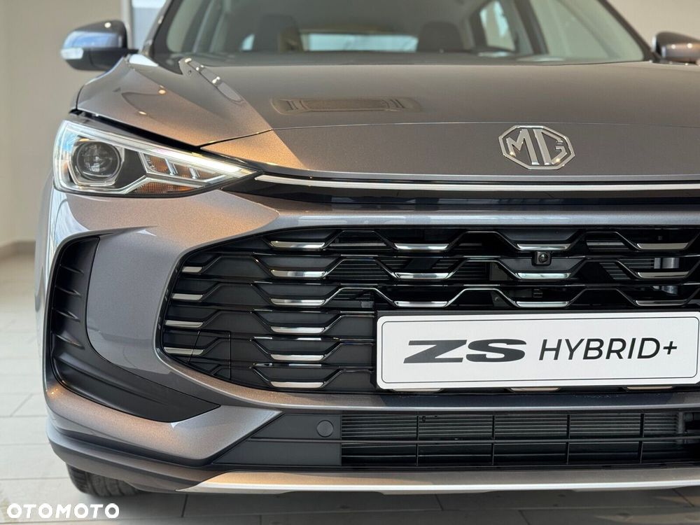 MG ZS Hybrid+ - 8