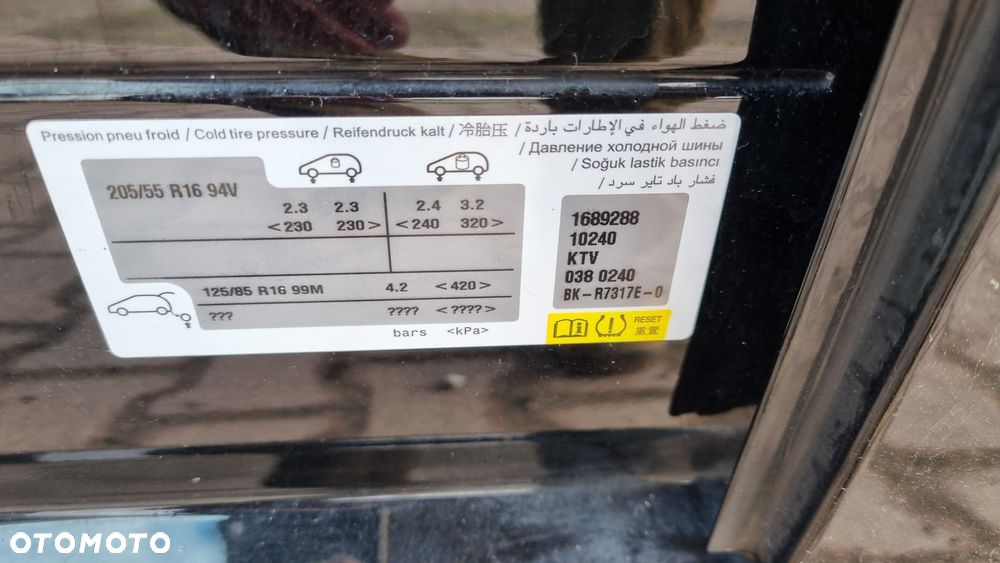 Peugeot 308 BlueHDi 130 EAT8 Allure - 3