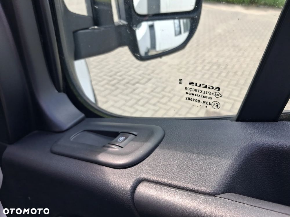 Renault Master Blizniak Kontener Winda - 33