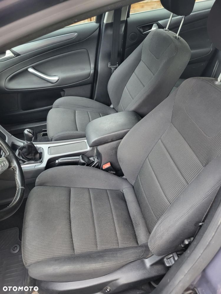 Ford Mondeo SW 2.0 FF Titanium - 8