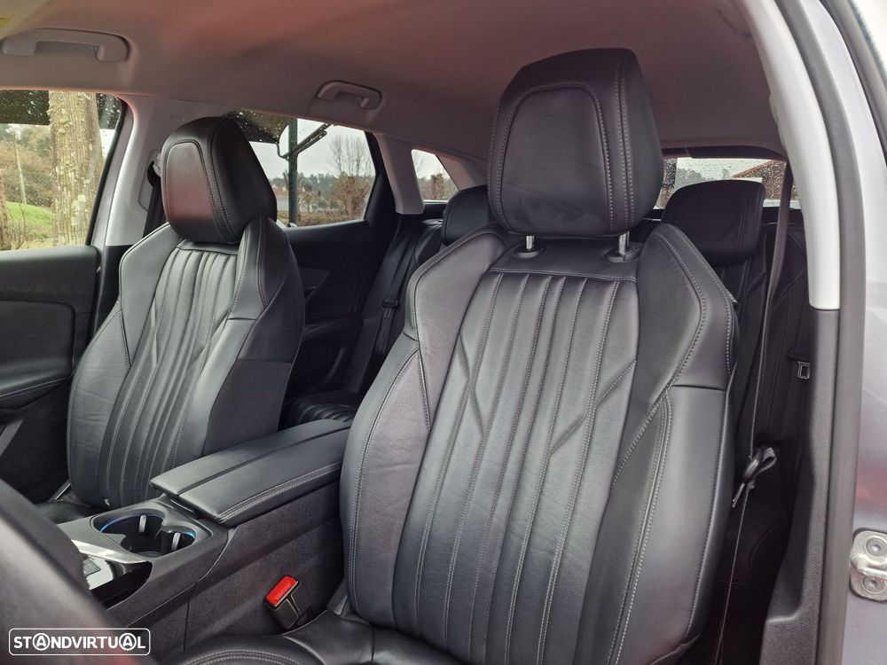 Peugeot 3008 1.2 PureTech Allure Pack EAT8 - 11