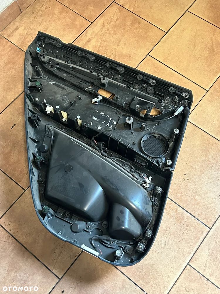 TAPICERKA DRZWI PRAWY TYŁ BMW F16 - 3