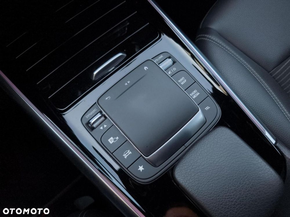 Mercedes-Benz GLA - 18