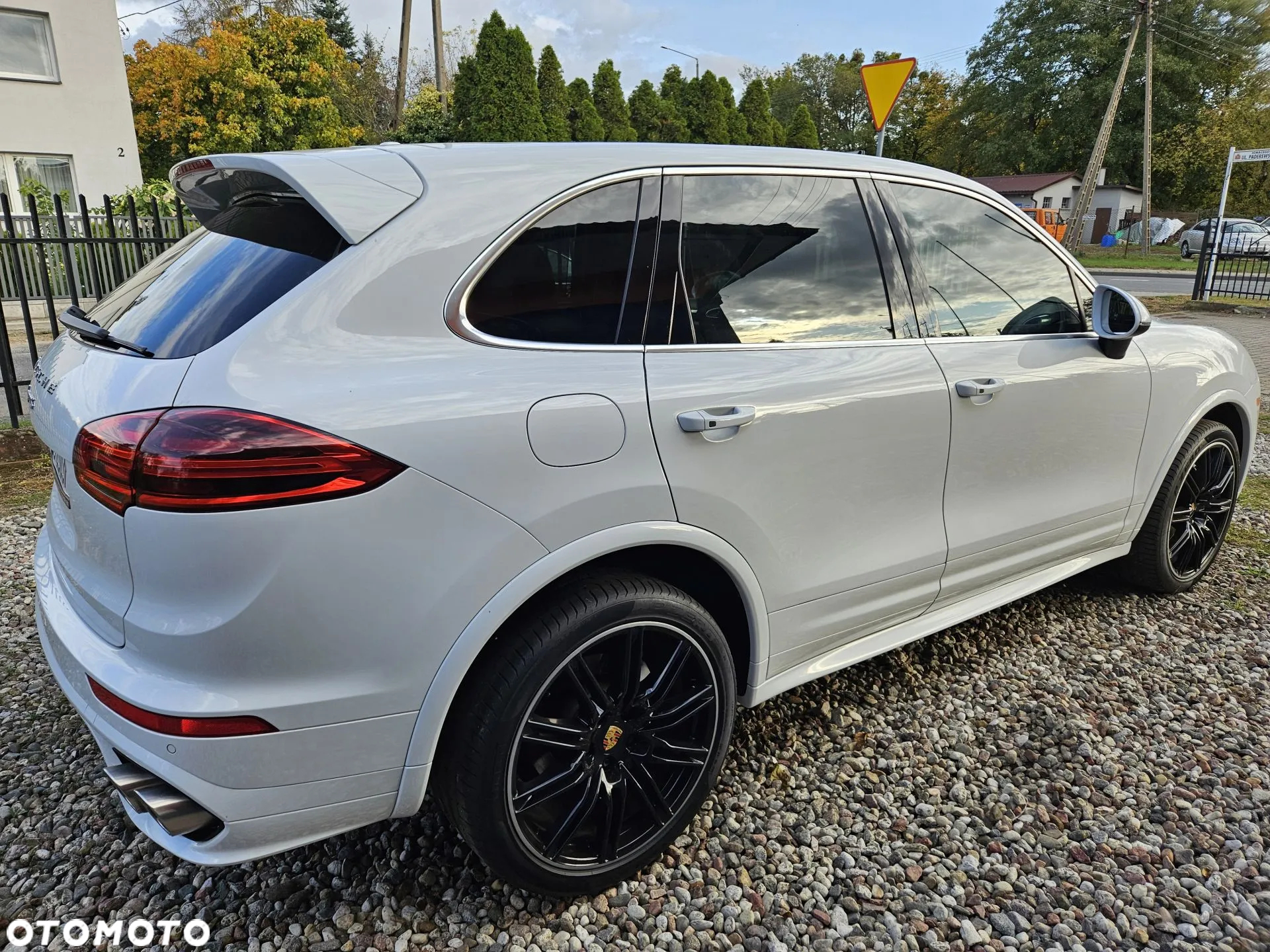 Porsche Cayenne S - 4