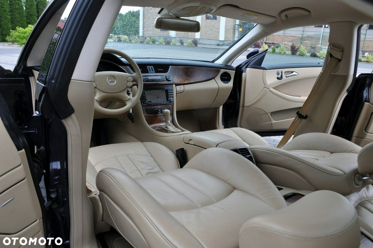 Mercedes-Benz CLS - 30