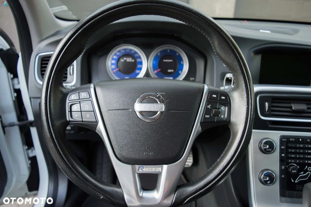 Volvo V60 D4 Geartronic RDesign - 22